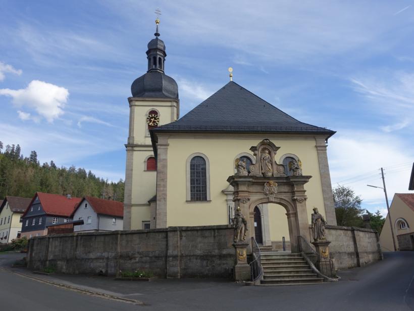 Aussenansicht der Kirche 'Königin des Friedens' in Glosberg